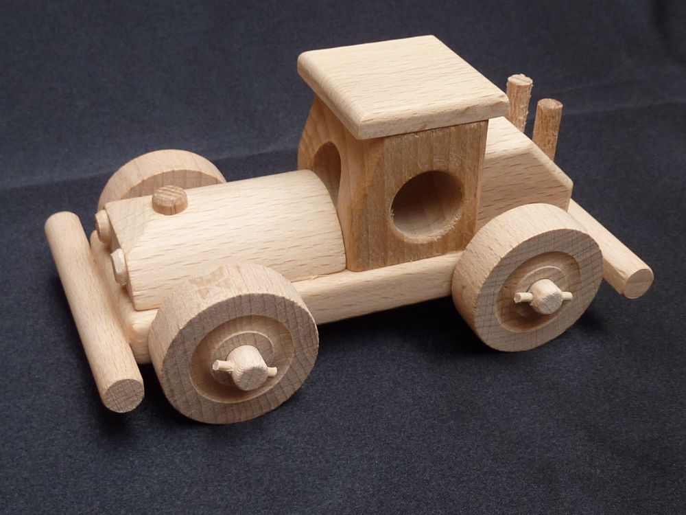 Autíčko ze dřeva, dřevěné hračky