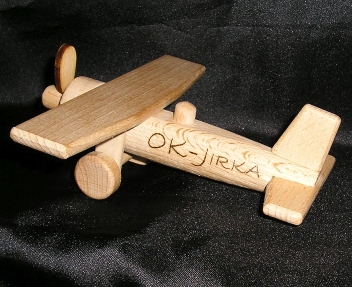 Letadla, dřevěné hračky pro děti se jménem