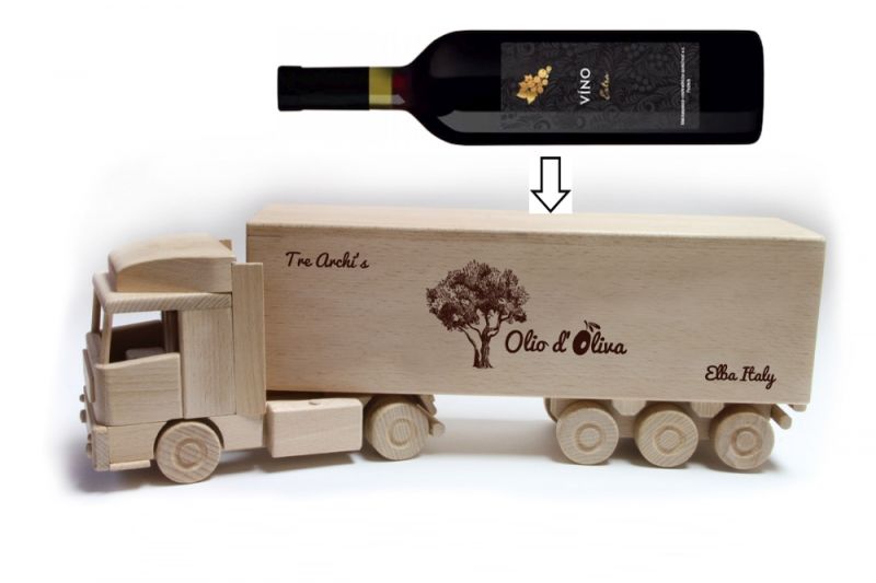 Víno či alkohol v dárkovém kamion balení ze dřeva