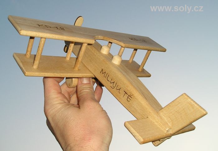 Dřevěné hračky letadlo