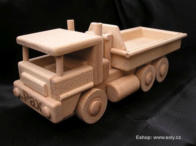 Hračka nákladní auto dřevěné