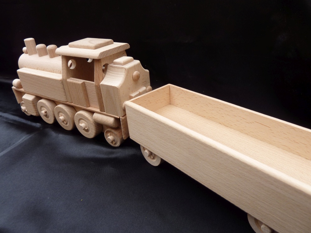 Parní lokomotiva hračka ze dřeva pro kluky