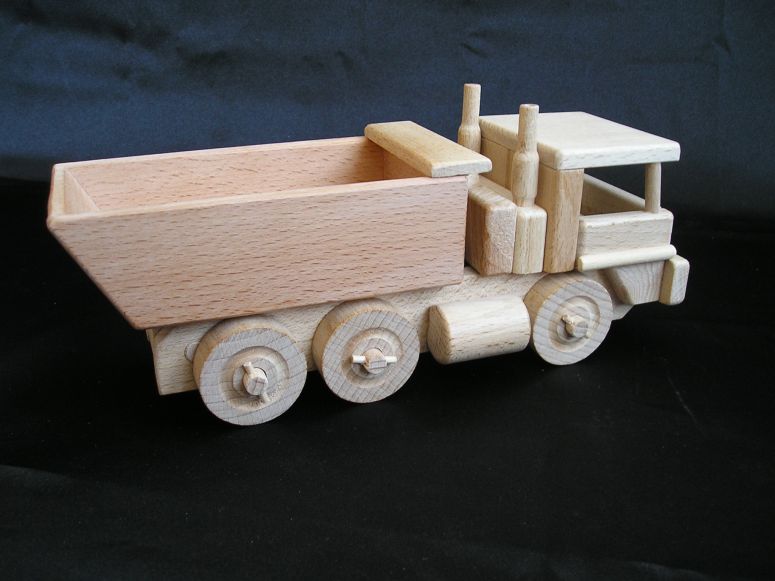 Nakladní auto Tatra, dřevěné hračky