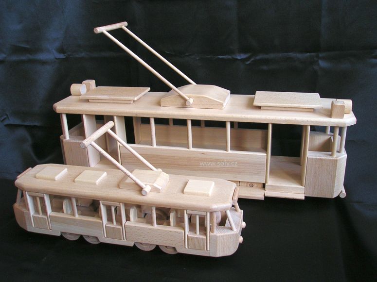 Dřevěné tramvaje, hračky pro děti