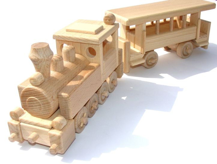 Lokomotiva hračka ze dřeva