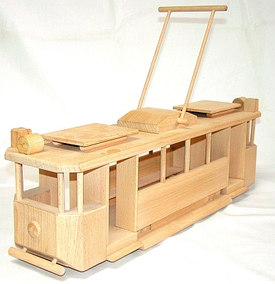 Dřevěné hračky, tramvaje a električky pro děti