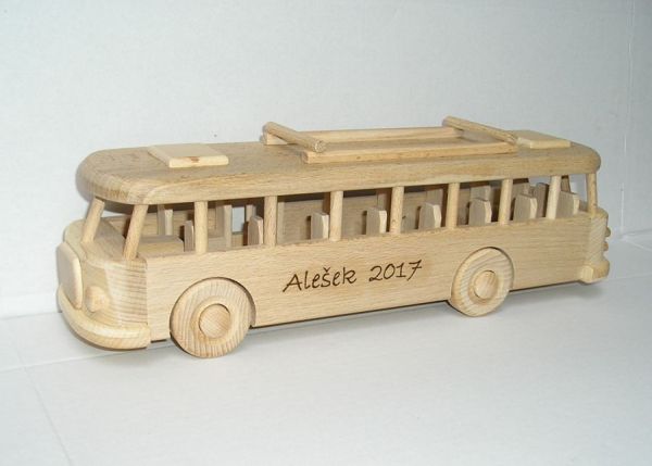 Dřevěné hračky autobus obchody Praha