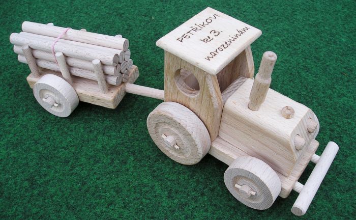 Jucărie de tractor din lemn pentru copii cu dedicație