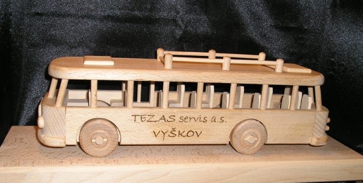 Autobus s věnováním, dřevěné dárky SOLY.CZ