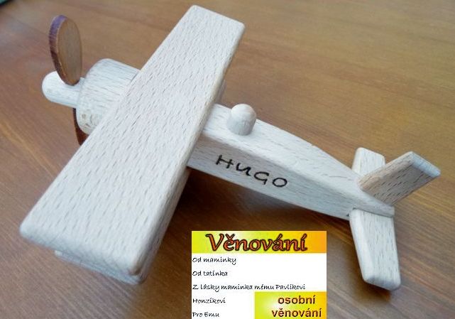 Dřevěné letadlo s osobním věnováním