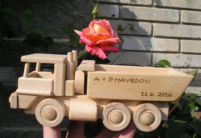 Dřevěné hračky tatrovka nákladní auto
