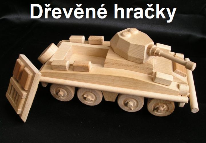 Dřevěné hračky, obrněné vojenské transportéry