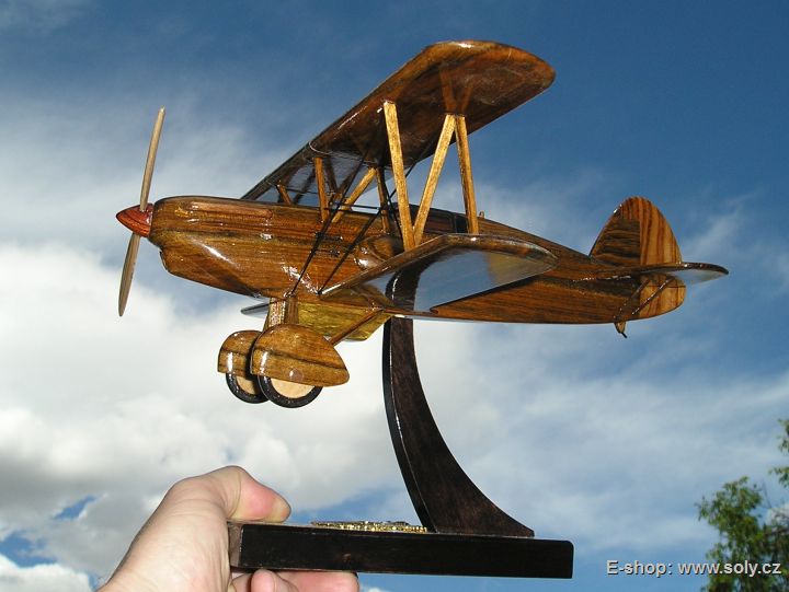 AVIA B-534 dřevěný model letadla