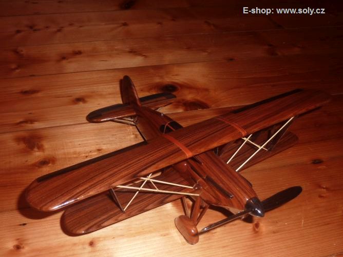 POLIKARPOV PO 2 KUKURUZIK model letadla