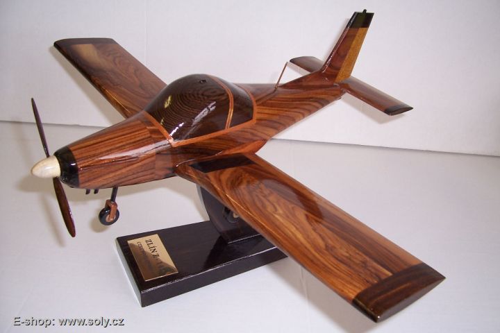 Modell letadla ZLIN Z-142   