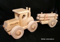 Traktor ze dřeva - dřevěné hračky
