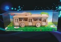 Trolejbus - pohyblivá dřevěná hračka