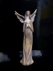 Soška anděla strážného | imitace dřeva