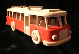 Autobus RTO dřevěný v červeném provedení