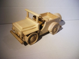 dřevěné autíčko vojenský jeep