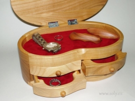 Dřevěná šperkovnice velká české výroby