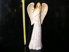 Modlící anděl, velká křídla, soška dekorace