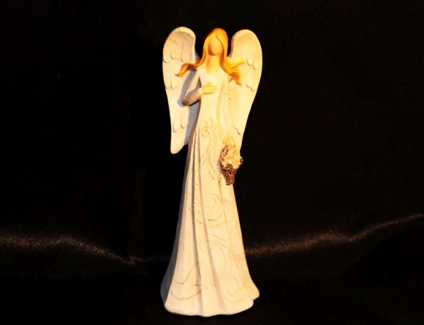 Anděl s kyticí 15 cm