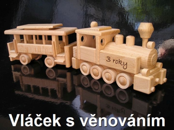 Mašinka, dřevěný vlak s osobní vagónem