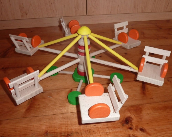 Kolotoč - hračky ze dřeva