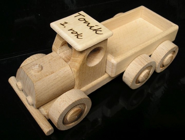 Malý náklaďáček s korbou, dřevěné hračky