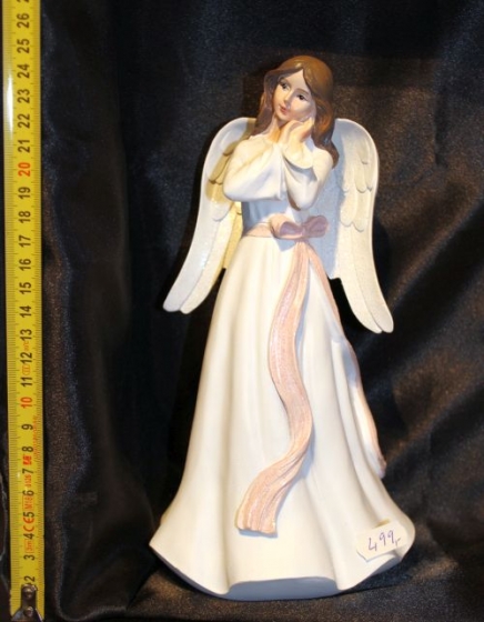 Anděl strážný s širokou sukní, soška dekorace