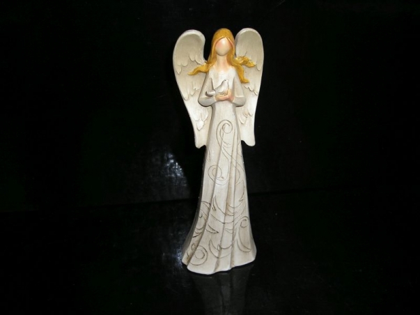 Bílý anděl strážný s holubem, sošky 19 cm