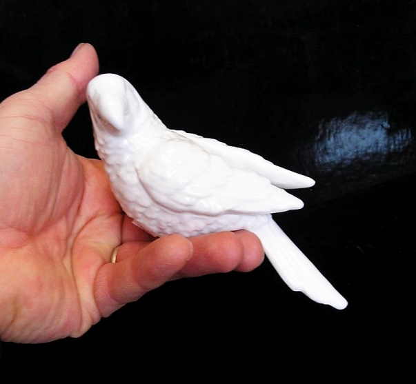 Bílý papoušek, dekorace keramika