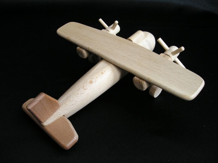 Letadlo ze dřeva