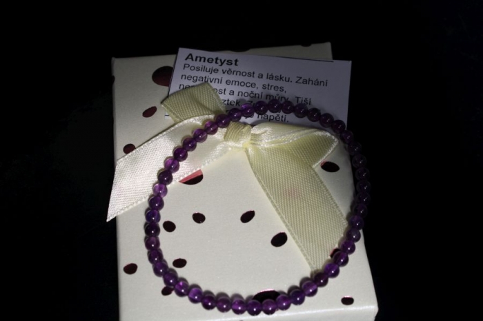 Ametystový náramek 4 mm kulička DÁREK