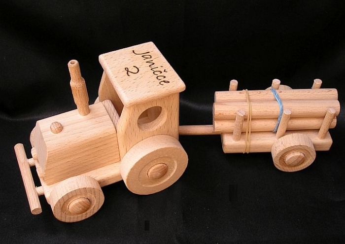 Traktor hračka pro děti s textem