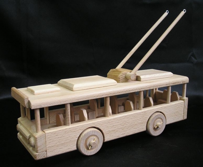 Trolejbus - dřevěné hračky