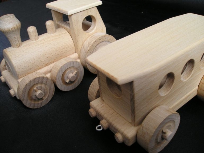 Dřevěný vláček - hračky ze dřeva
