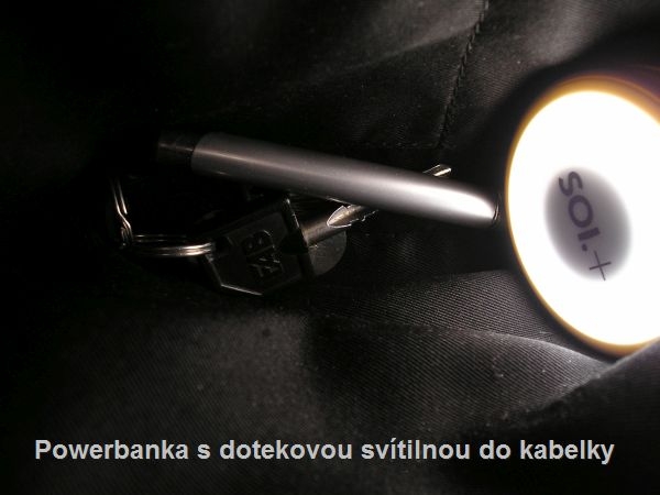 Powerbanka s dotekovou svítilnou