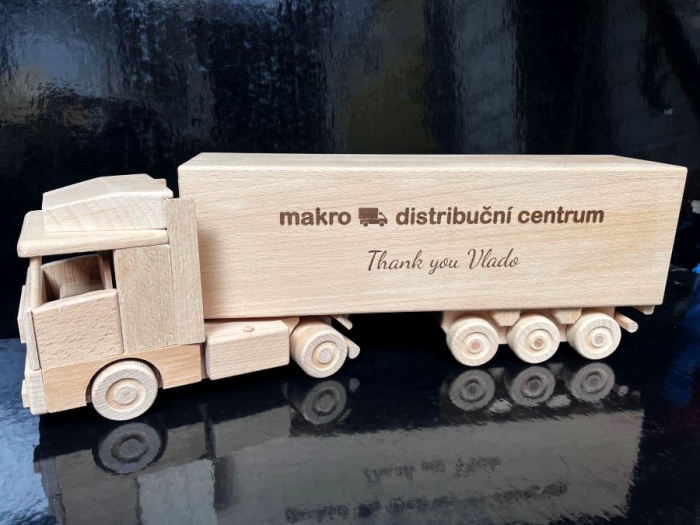 Kamion Makro doprava zboží dárek