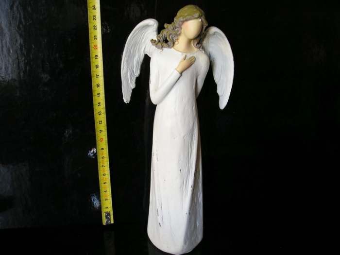 Bílý anděl s křídly, soška dekorace keramika