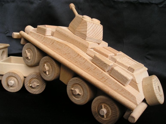 Dřevěná vojenská hračka