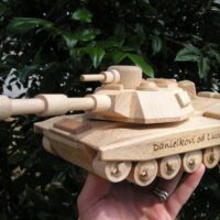 US dřevěný tank Abrams, dřevěná hračka