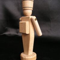 Dřevěný vojáček - hračky ze dřeva 12 cm.