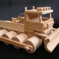 Dřevěná sněžná rolba model hračka a suvenýr