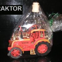 Dárkové láhve traktor a sklo na alkohol pro traktoristy