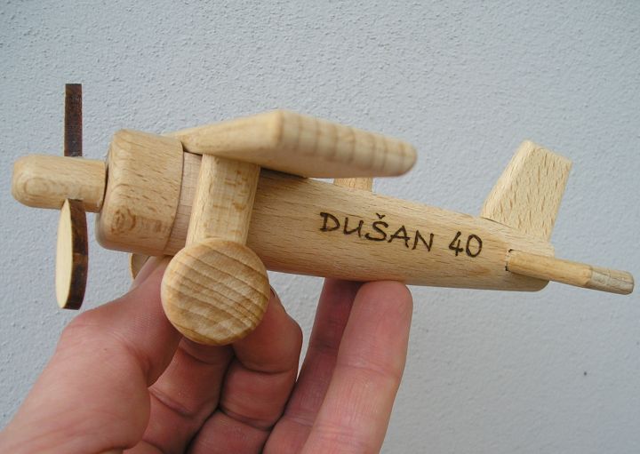 Dřevěné letadlo hornoplošník