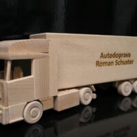 velký truck dřevěný dárek pro řidiče kamionu