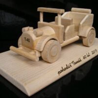 Dřevěné hračky veterán auto model hračka k narozeninám