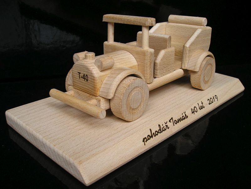 Dřevěné hračky veterán auto model hračka k narozeninám